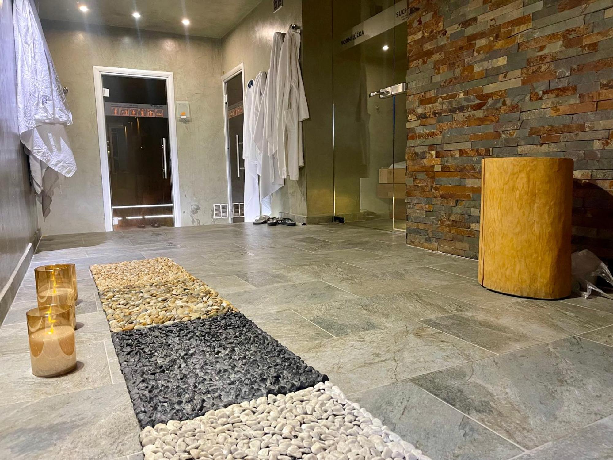 Wellness Hotel Bozenov Забрех Екстериор снимка